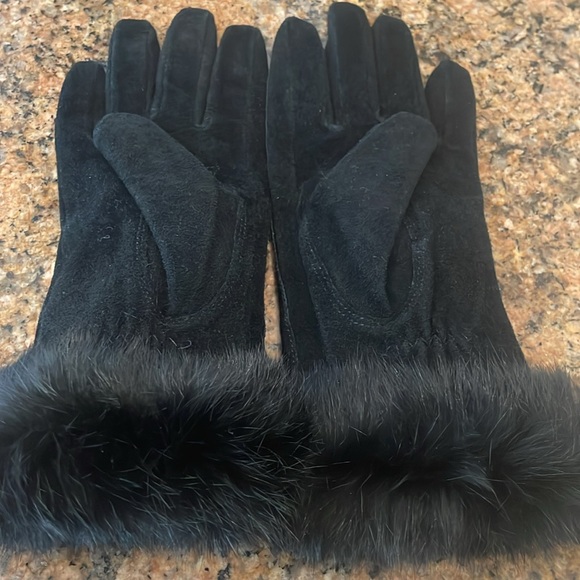 Ladies Black Suede Gloves w Rabbit (?) Fur Trim - sz S - EUC - Picture 3 of 6